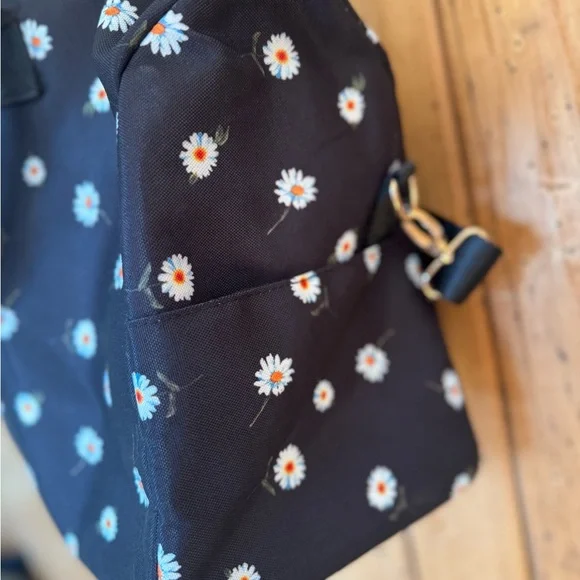 Alice and Olivia Daisy Print Duffel Tote Bag Black - Picture 11 of 13